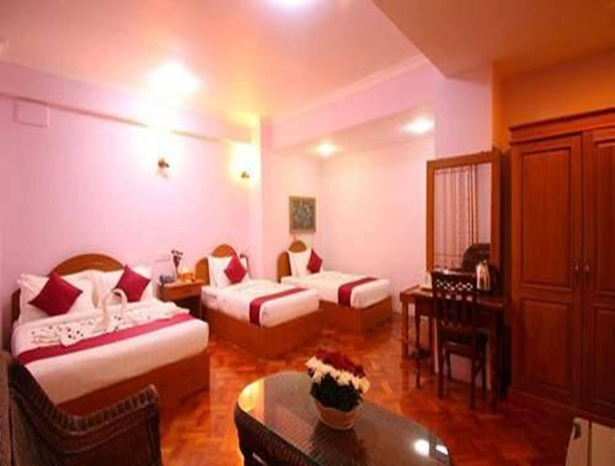 Hotel United Mandalay Exterior foto